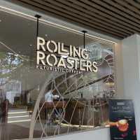 コーヒーの沼にハマる、焙煎所発の“飲み比べ”カフェRolling Roasters🇹🇭