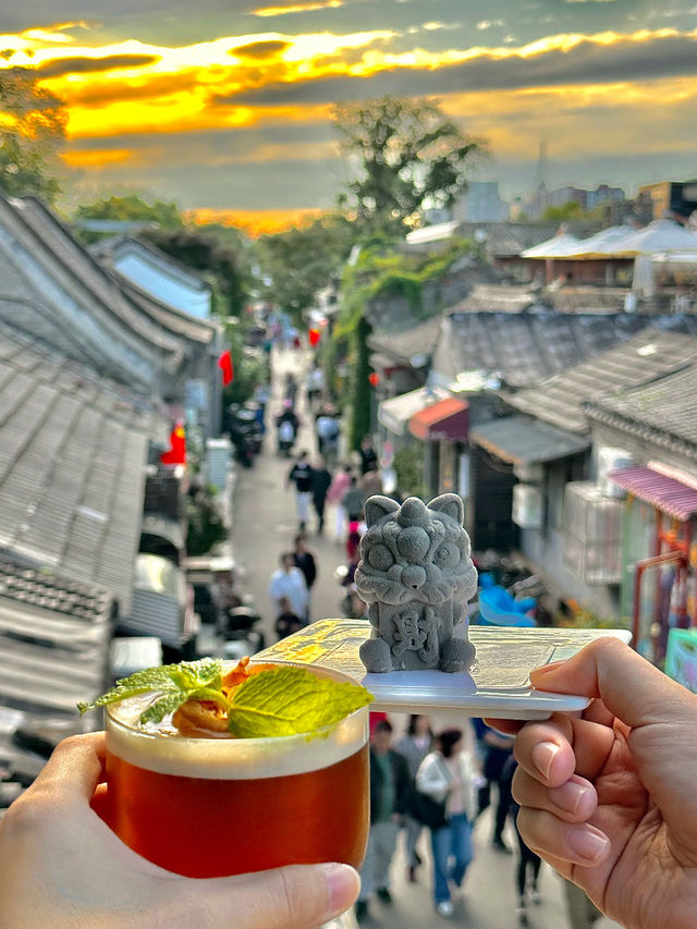 ☕ Wudaoying Hutong Rooftop Café Guide