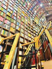 The Unique Charm of Zhongshuge Bookstore, Shanghai