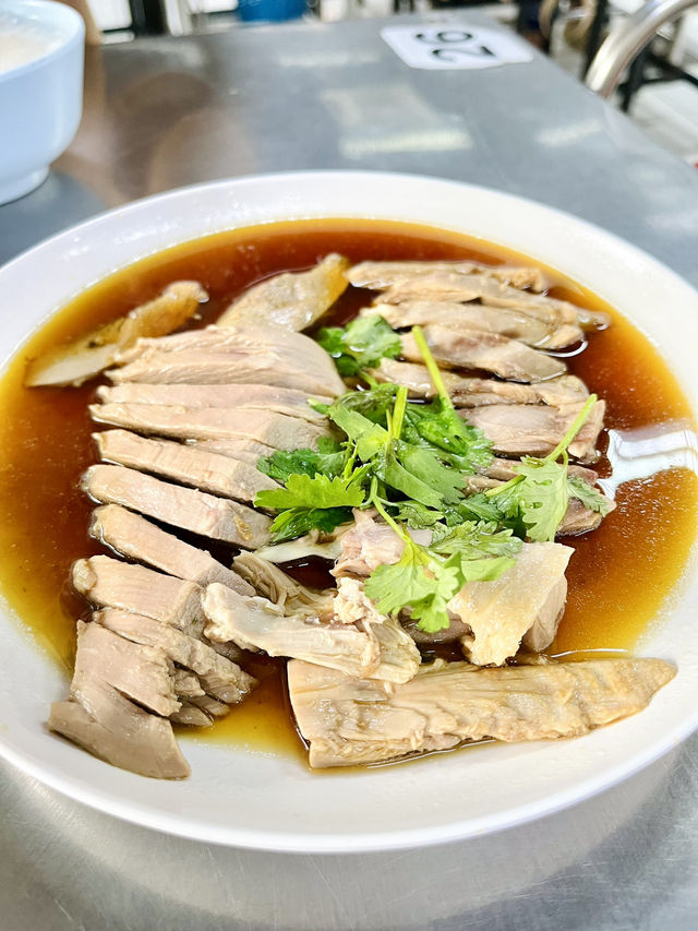 แวะมากินเป็ดพะโล้เจ้าดัง “ซ้งเป็ดพะโล้” 🍲🍲