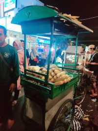 Malioboro Street, Jogjakarta: A Street-Level Feast of Culture and Charcoal