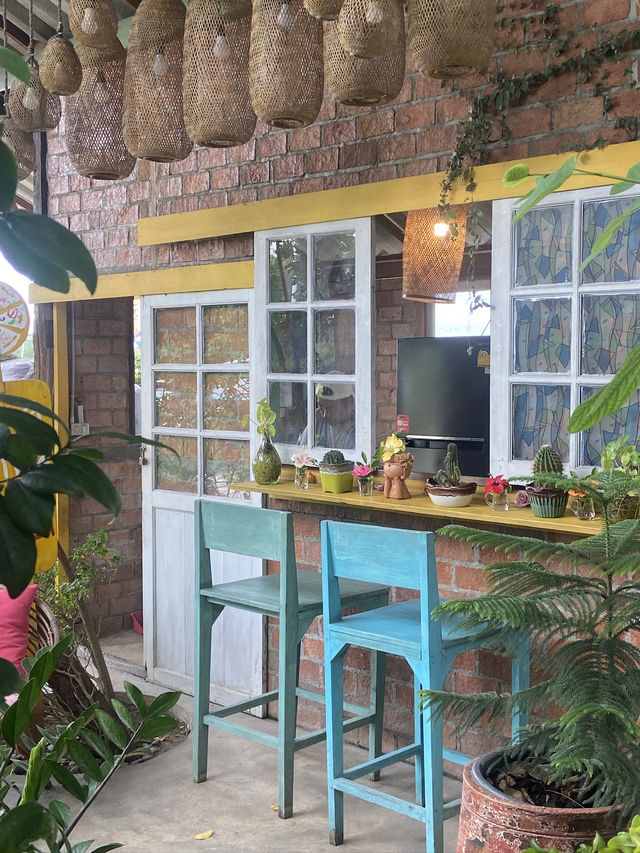 เช้าวันสดใส ที่ “ชบา ชไบ” คาเฟ่ คลอง 3