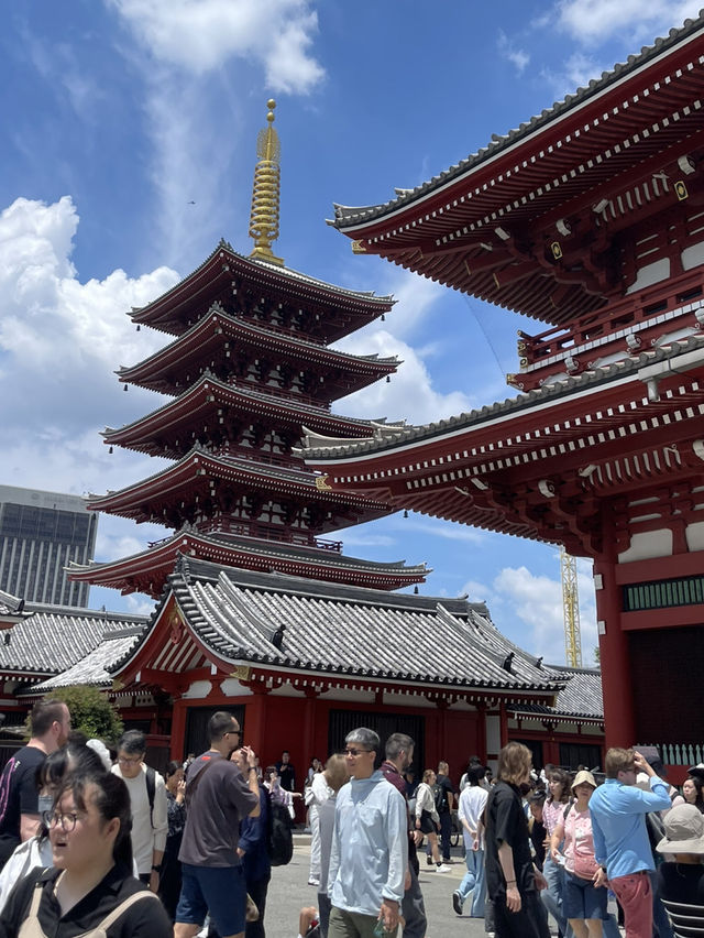 ไปไหว้พระที่วัด Sensoji Asakusa กันค่ะ 🙏🏻🇯🇵