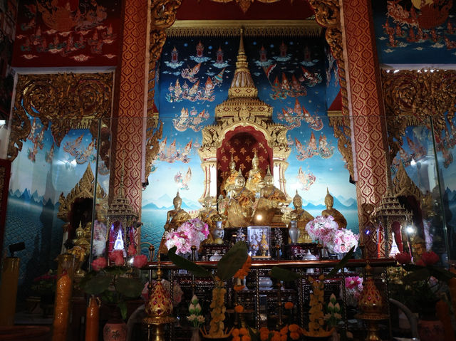 ไปเดินถ่ายรูปเล่นกัน