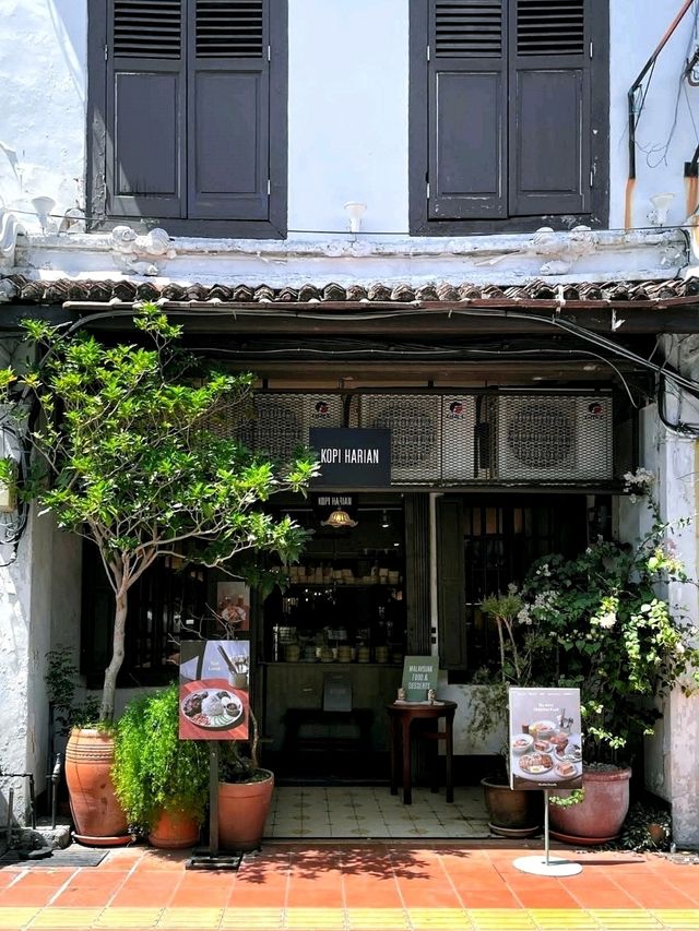 🥪🫛☕🍗🌶️🫑🍝🥐 Malacca Foodie Guide: A Cozy Hidden Gem in the Heart of Jonker Street.