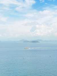 🌉 Hong Kong's Ocean & Traffic Symphony: Where Sea Meets City Pulse! 🚖