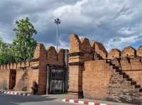 🧡🏯 “ประตูท่าแพ” แลนด์มาร์กสุดคลาสสิกแห่งเชียงใหม่