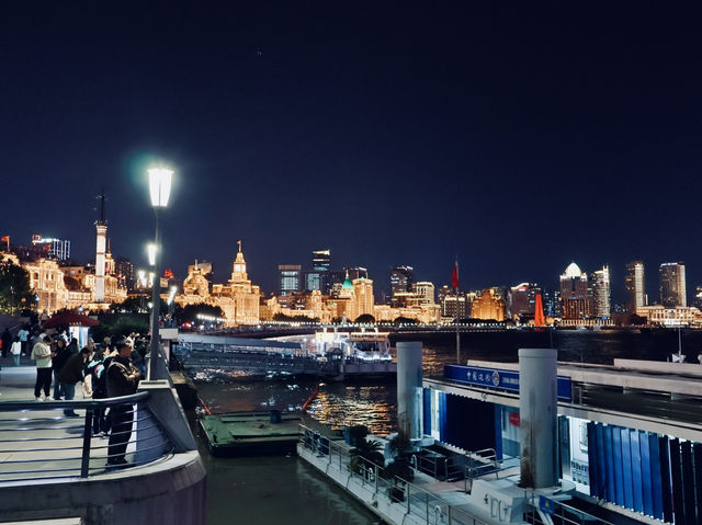 Shanghai: The Bund Nights Glow🌃 Shanghai: The Bund Nights Glow🌃