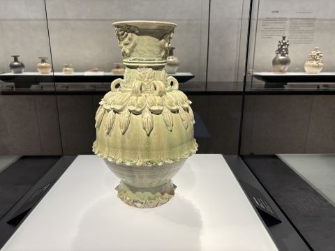 上海博物館東館｜陶磁館：1800平方メートルの釉色の山河で、中国8000年