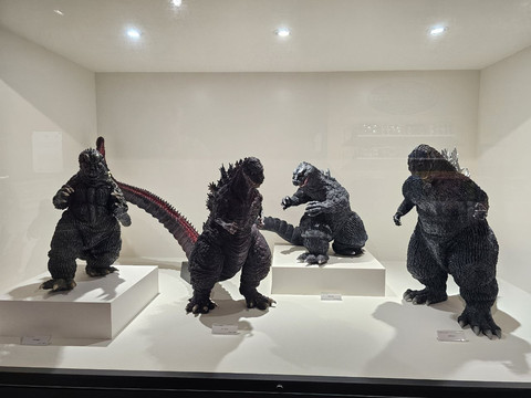 Fell Deep into the Figure Rabbit Hole at Osaka Castle! | Trip.com