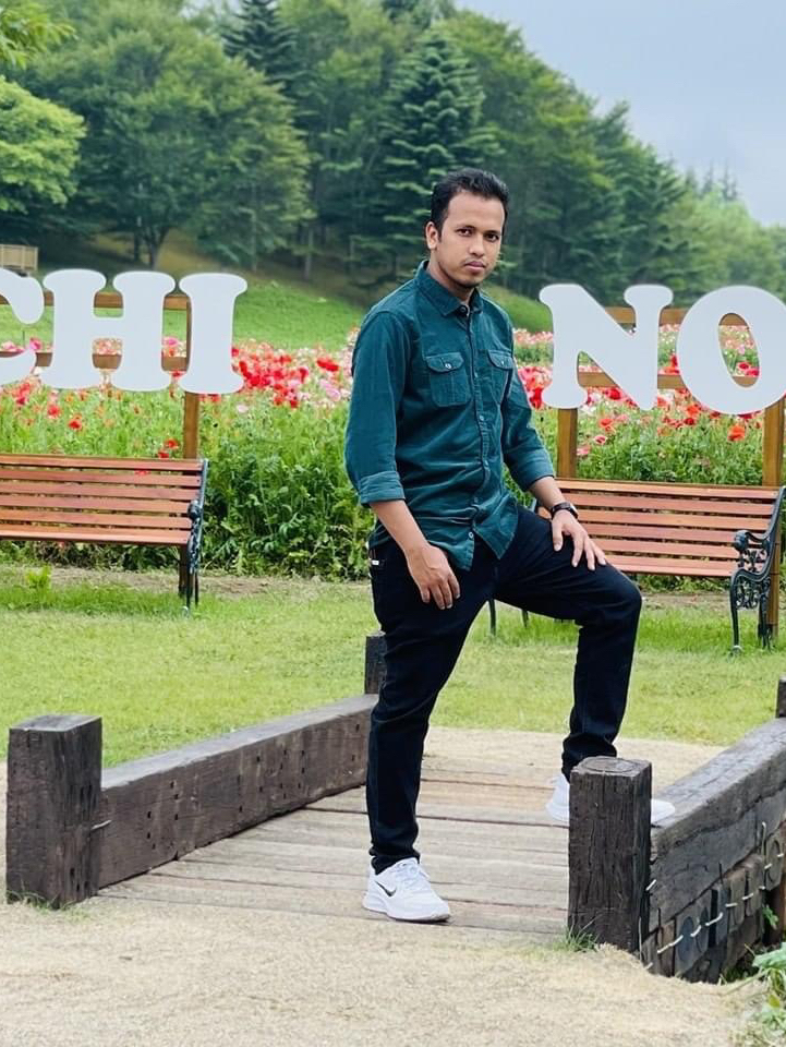 Michinoku Lakeside National Government Park is a beautiful park in Miyagi Prefecture, Japan. It is known for its colorful seasonal flowers, scenic lakeside views, and traditional Tohoku village. The park is a great place to enjoy nature, relax, and take photos throughout the year. 🌸🌿📸