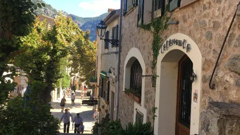 🏘️ วัลเดมอสซา: หมู่บ้านหินที่เป็นแรงบันดาลใจให้โชแปง — traveler post in Valldemossa