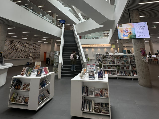 Halifax에서 가장 현대적이고 특이한 Halifax Central Library