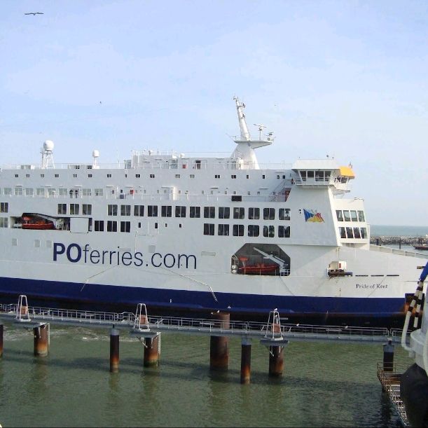 🚢🌊 Sail Away to Dover with P&O Ferries! Explore the White Cliffs and More! 🏰🌉


