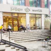 【ジョージア🇬🇪/美味しいワッフルが食べられるカワイイお店🧇☕️】