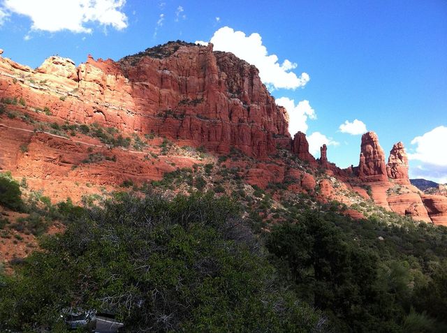 Red Rocks and Spiritual Retreats 🌄