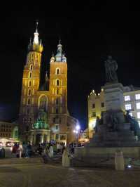 <於國家多次興衰中屹立不倒的信仰寄託 - 聖母聖殿 (St. Mary's Basilica)>
