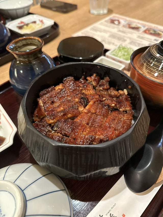 【最頂級的名古屋鰻魚飯，一生人一定要試一次！鰻魚炭燒搭配鰻魚三吃的概念！】