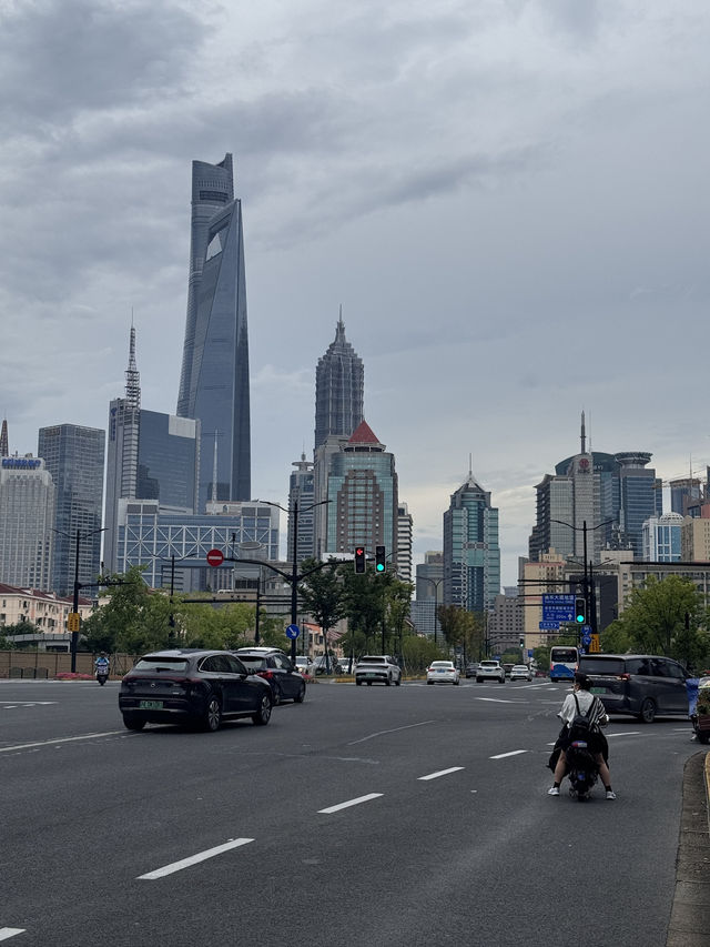 Guide to Shanghai: A Modern Metropolis with Rich History 🇨🇳