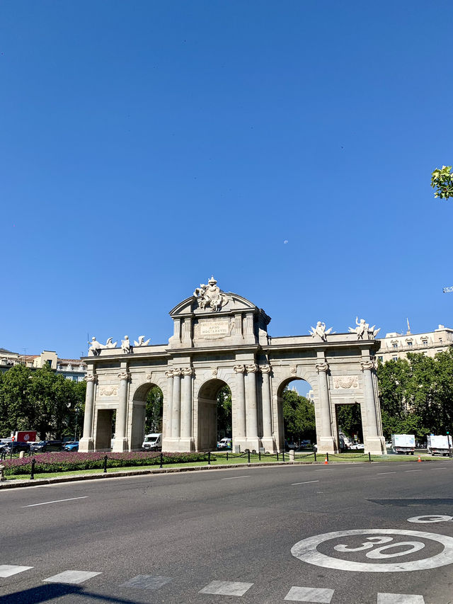 Getting Lost in El Retiro: The Most Peaceful Place in Madrid