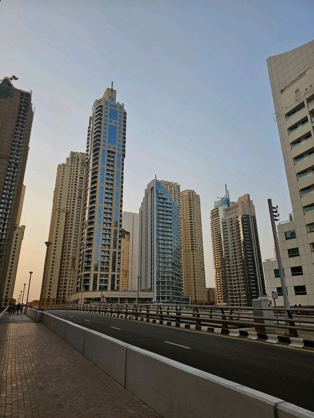 ✨ Discover Dubai: A City of Contrasts and Wonders