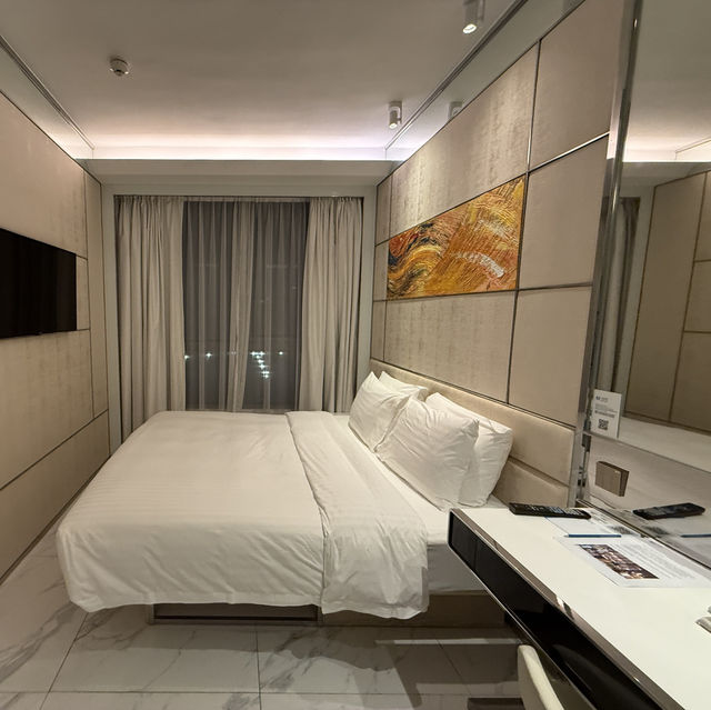 Early Flight From Hong Kong? Stay With Regala - FREE Airport Shuttle 😁🤩🚐