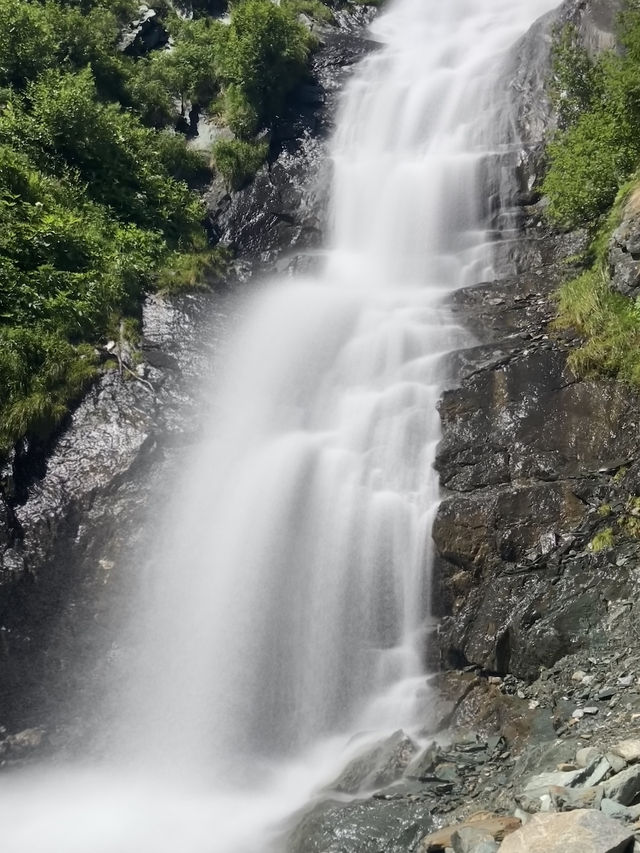 Where Wild Beauty Takes Over: Pragraten & Umbaltal Waterfall 🌄💙