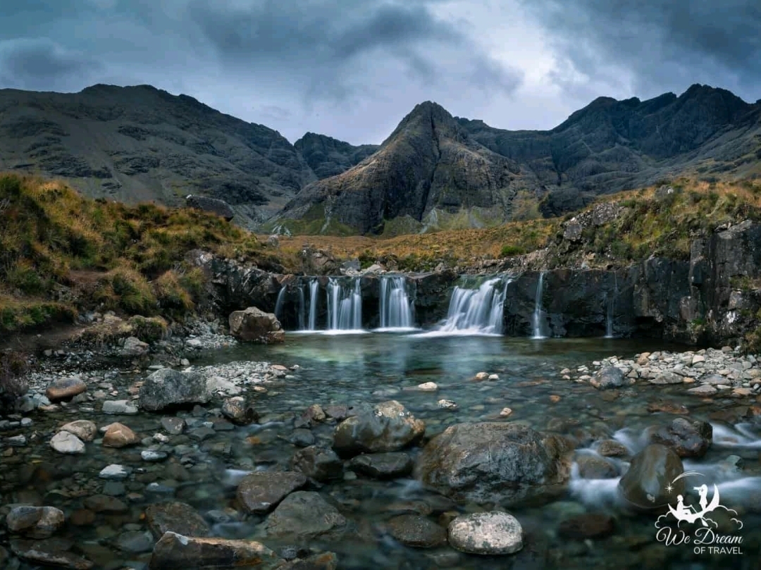 🏞️ Isle of Skye 🇬🇧 🌄 A land where nature creates masterpieces beyond imagination.