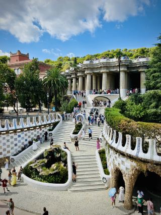 A beautiful day exploring Park Güell in Barcelona. 💚🇪🇸