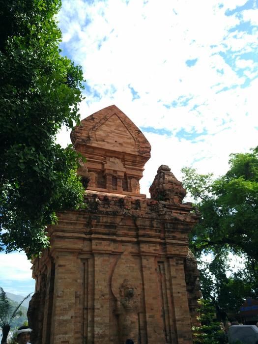 Vietnam Nha Trang day trip, saw many ancient buildings.