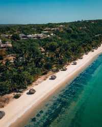 Discover the Hidden Gem of Mozambique: Bazaruto Island's Unearthly Beauty! 🌍🌅🏝️"