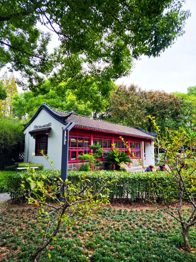 古鐘園，惠南鎮上的一處仿古園林