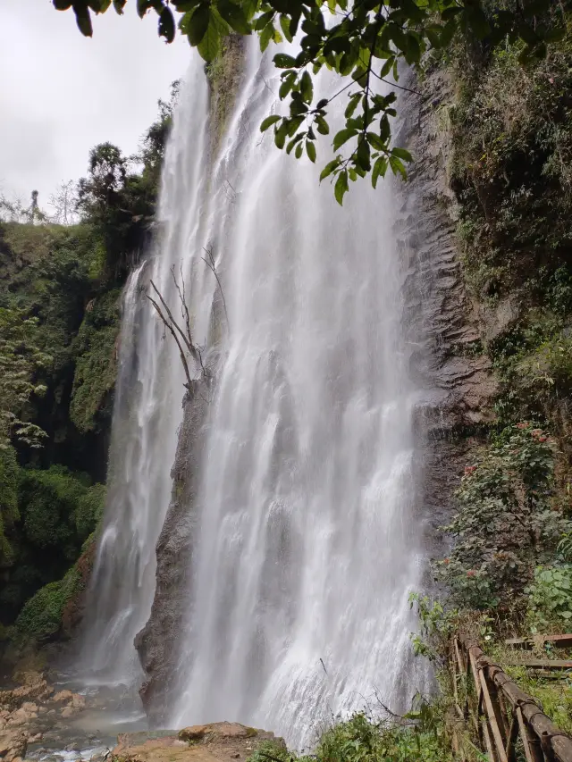 Gulong Mountain, experience the grand canyon style of Guangxi