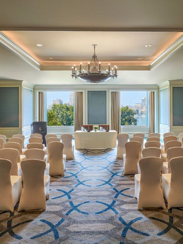 🌟 Cairo's Chic Sleeps: Four Seasons Nile Plaza 🌟