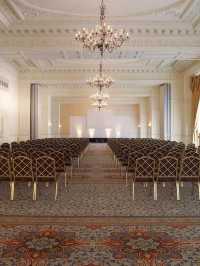 🌟 Luxe London Lodgings: The Landmark Lowdown 🌟