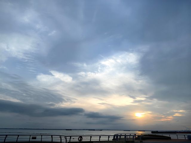 長江落日。