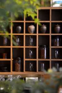 建水｜陰天｜湖邊｜咖啡店。