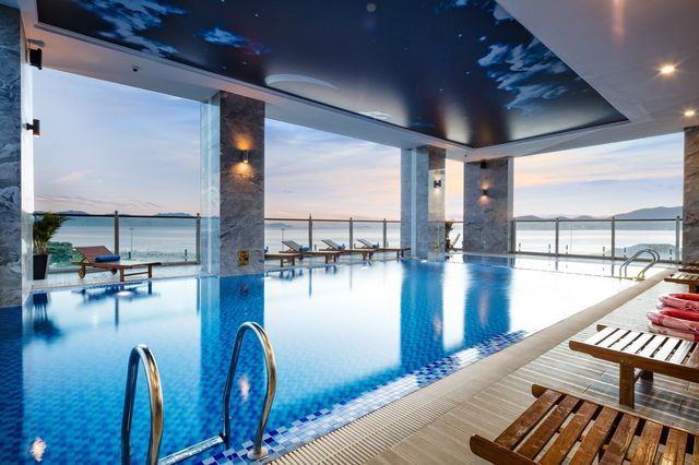 芽莊夏娃酒店：擁抱海景美好時光。