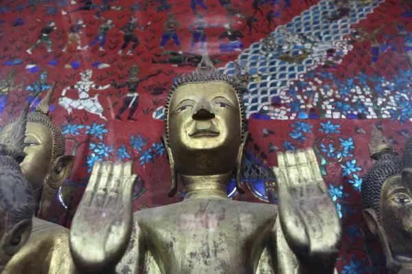 Explore the Spiritual Essence of Wat Xieng Thong in Luang Prabang, Laos