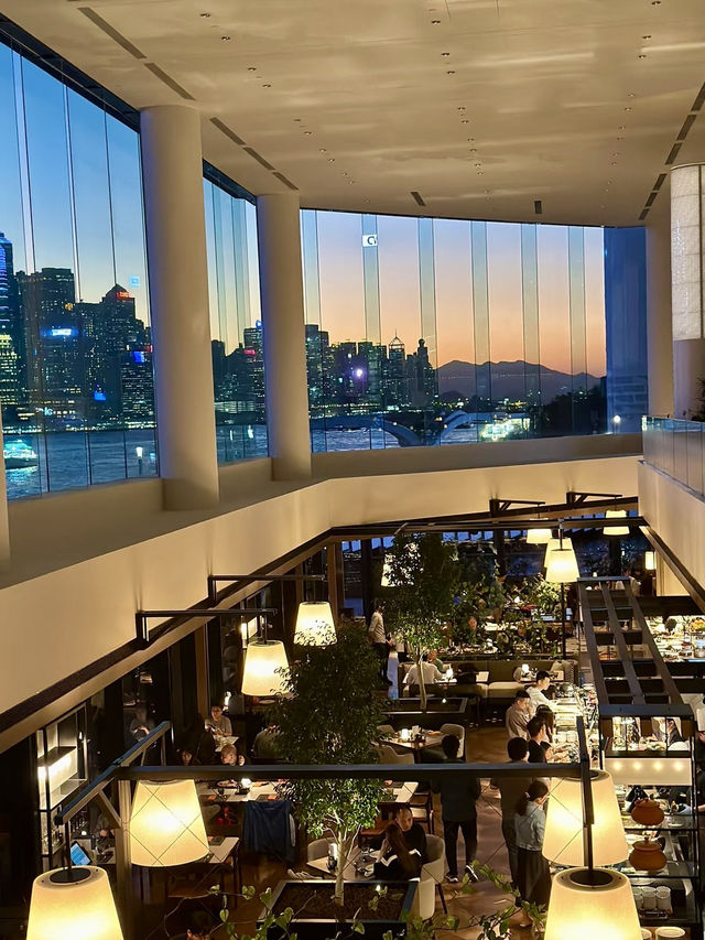 經典與質感的交織：香港港麗酒店自助餐