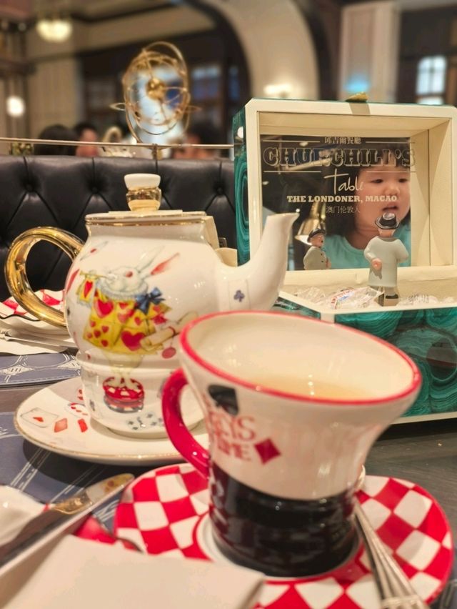 澳門夢幻舌尖之旅！丘吉爾餐廳愛麗絲主題下午茶，走進童話世界的甜蜜盛宴
