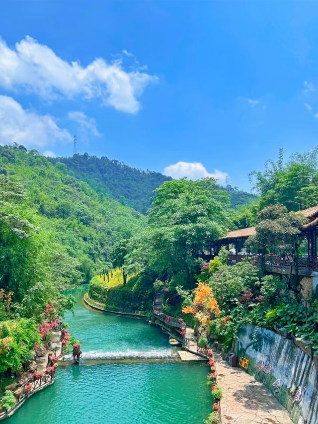 青春要自由，週末去旅行