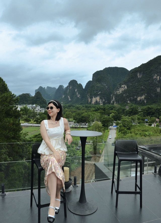 桂林！陽朔躺著欣賞山景真係好chill啊……
