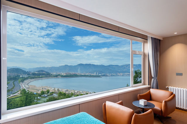 住進望海美墅，邂逅180°海景