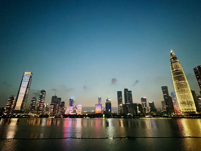 💫 人才公園燈光秀｜夜幕下的賽博龐克之城