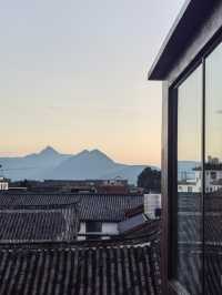 束河古韻與雪山對望