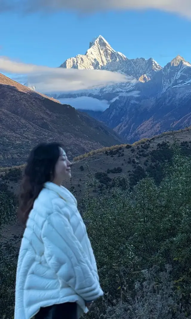 川西｜真的好幸運 拍到日照金山了！還有彩林