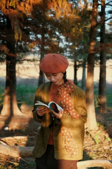 นี่คือข้อความจากต้นไซเปรสแดงทางใต้ในช่วงปลายฤดูใบไม้ร่วง