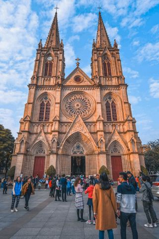 Travel to Paris! Guangzhou’s century-old stone church is stunningly beautiful