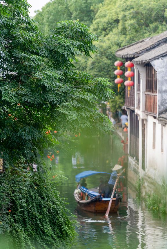 Where to go for a two-day, one-night weekend getaway for families in the Yangtze River Delta region? A two-day family study tour itinerary in Zhouzhuang.